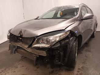 Auto incidentate Renault Mégane Megane III Grandtour (KZ) Combi 5-drs 2.0 16V TCe 180 (F4R-870(F4R-L8)=
) [132kW]  (11-2008/02-2016) 2009/6