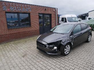 damaged commercial vehicles Ford Focus LIM. BUSINESS 2017/6