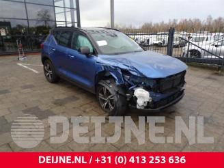 skadebil bromfiets Volvo XC40 XC40 (XZ), SUV, 2017 1.5 T2 12V 2021/5