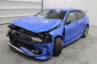 Damaged car BMW 1-serie 118 2020/3