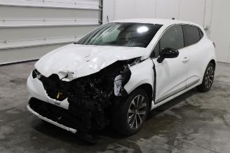 damaged passenger cars Renault Clio  2022/12