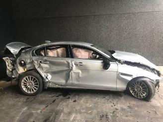 Vaurioauto  passenger cars Jaguar XE  2018/1