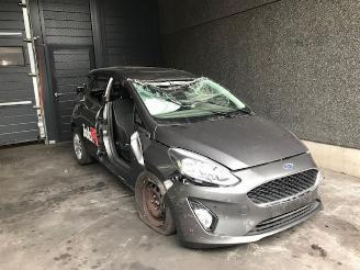 Damaged car Ford Fiesta BENZINE - 1084CC - 62KW - EURO6DT 2019/1