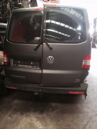damaged passenger cars Volkswagen Transporter  2014/8