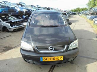 uszkodzony samochody osobowe Opel Zafira Zafira (F75), MPV, 1998 / 2005 1.8 16V 2001/10