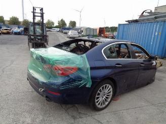 damaged passenger cars BMW 5-serie  2019/1