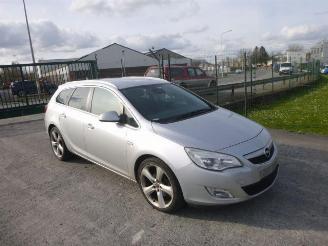 Opel Astra SPORTS TOURER 1.7CDT picture 1