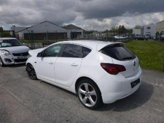 Vaurioauto  passenger cars Opel Astra 1.7 CDTI    A17DTJ 2010/5