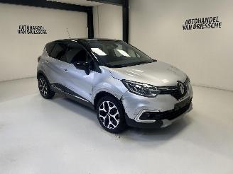 damaged passenger cars Renault Captur INTENS 2019/5