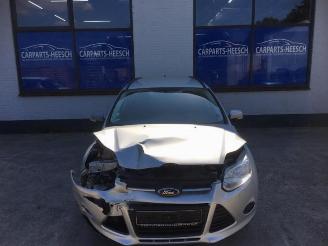 damaged commercial vehicles Ford Focus  2015