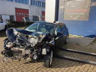 damaged passenger cars Seat Leon Leon (5FB), Hatchback 5-drs, 2012 1.4 TSI ACT 16V 2017/9