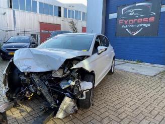 Voiture accidenté Seat Ibiza Ibiza V (KJB), Hatchback 5-drs, 2017 1.0 MPI 12V 2019/4