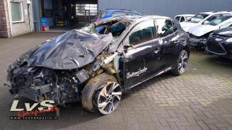 damaged passenger cars Renault Mégane  2016/2