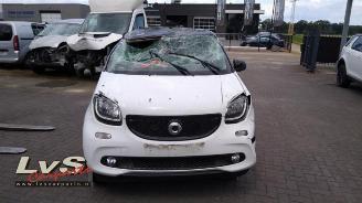 damaged passenger cars Smart Forfour Forfour (453), Hatchback 5-drs, 2014 1.0 12V 2015/5