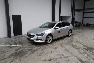 Damaged car Opel Insignia SPORTS TOURER 2019/3