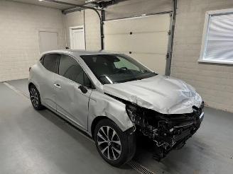 Damaged car Renault Clio NAVI CAMERA 2023/3
