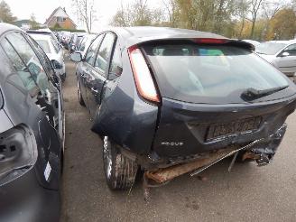 Ford Focus 1.8 16v picture 4